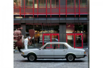 4 дв. седан 745i 252 / 4900 4АКПП с 1982 по 1986 BMW 7 серия E23