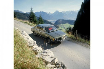 4 дв. седан 745i 252 / 4900 4АКПП с 1982 по 1986 BMW 7 серия E23