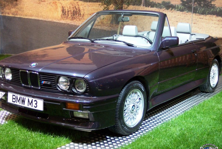 Как заказать уникальную курсовую работу по автомобильной промышленности BMW 3 серия E30