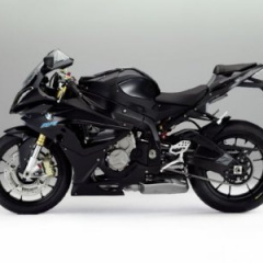 BMW усовершенствовала спортбайк S 1000 RR