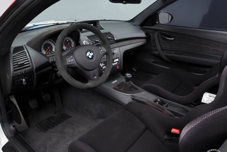 Как заказать уникальную курсовую работу по автомобильной промышленности BMW 1 серия E81/E88