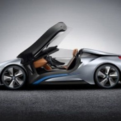 Мощный спорткар с расходом топлива как у малолитражки – BMW i8 Concept Spyder