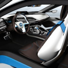 Цена гибридного спорткара BMW i8 – более 100 тыс. евро