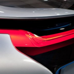 Цена гибридного спорткара BMW i8 – более 100 тыс. евро