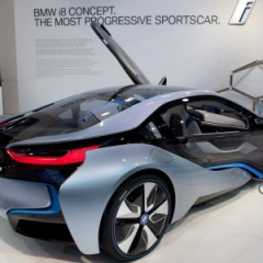 Цена гибридного спорткара BMW i8 – более 100 тыс. евро