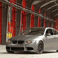 Сотрудники «Cam Shaft» обклеили винилом бока BMW M3 CoupeСотрудники «Cam Shaft» обклеили винилом бока BMW M3 Coupe