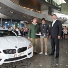 10-миллионному гостю BMW Welt «подарили» BMW Z4 на 10 недель