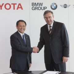 Представители BMW и Toyota поставили свои подписи на меморандуме о сотрудничестве