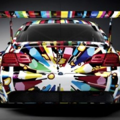 Креатив в небе: BMW M3 GT2 на вершине утеса