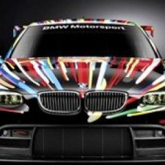 Креатив в небе: BMW M3 GT2 на вершине утеса