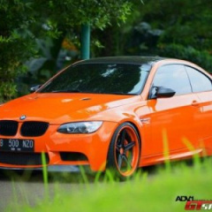 BMW M3 с настроением оранжевого цвета