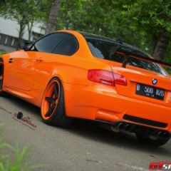 BMW M3 с настроением оранжевого цвета