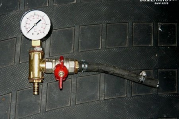 Правильно проверяем давление топлива в бензиновом ДВС BMW X5 серия E53-E53f