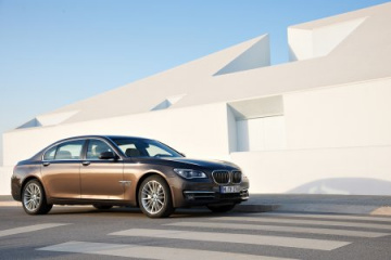 BMW SERIE 7 TEST DRIVE YELLOW BMW 7 серия F01-F02