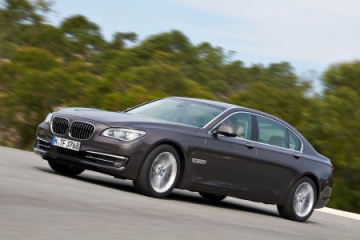 Звук глушителя . BMW 7 серия F01-F02