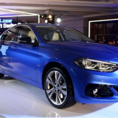 Переднеприводный седан BMW 1 Серии представлен официально