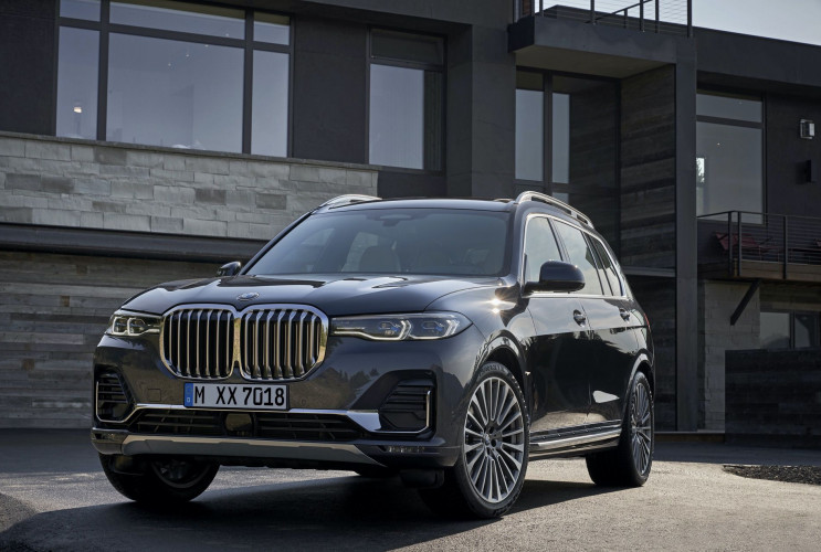 Как заказать уникальную курсовую работу по автомобильной промышленности BMW X7 серия G07