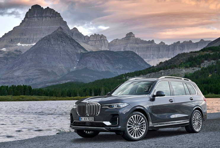 Как заказать уникальную курсовую работу по автомобильной промышленности BMW X7 серия G07