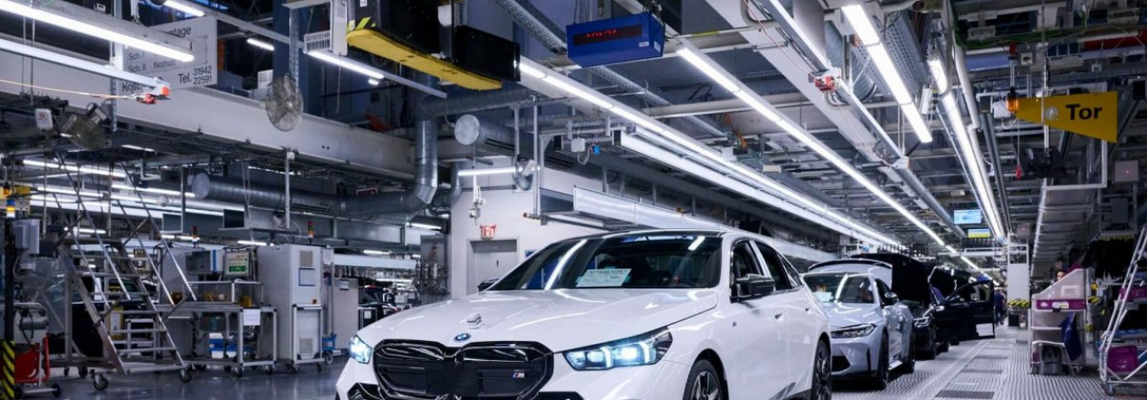 Видео с производства BMW i5 2024 года выпуска