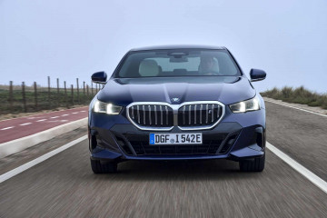 BMW 5 Series выиграл премию «Автомобиль года 2024» по версии Women's World