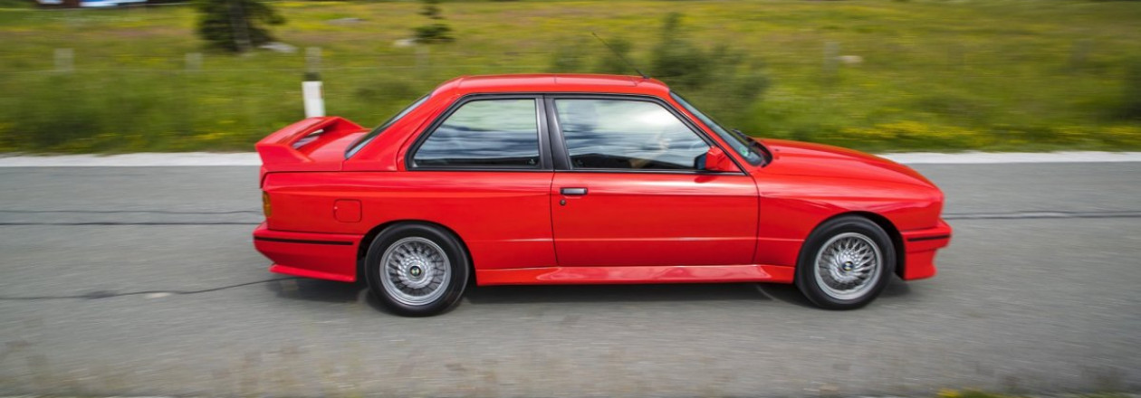 На аукцион выставлен экземпляр E30 BMW M3 Cecotto Edition 1989 года