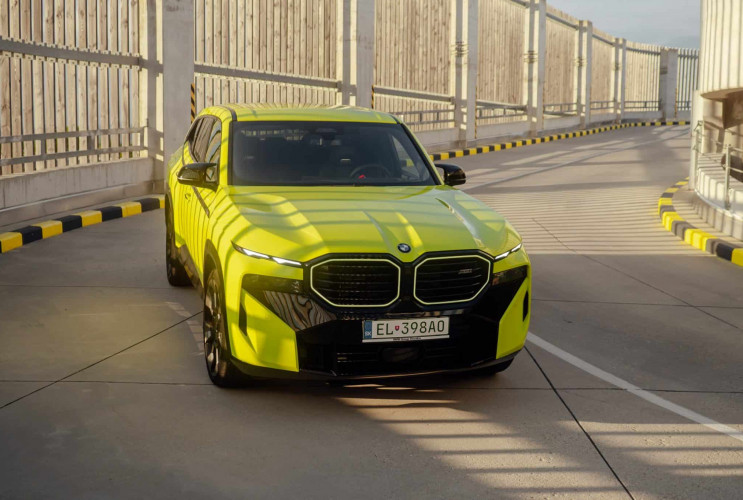 BMW XM 50e быстрее, чем заявлено BMW XM G09