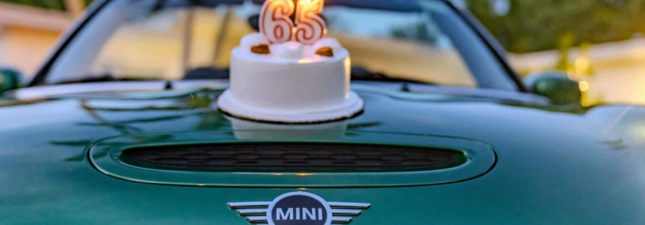 BMW отмечает 65-летие MINI