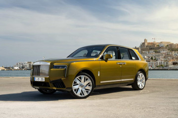 Обновленный Rolls-Royce Cullinan покоряет солнечную Ибицу