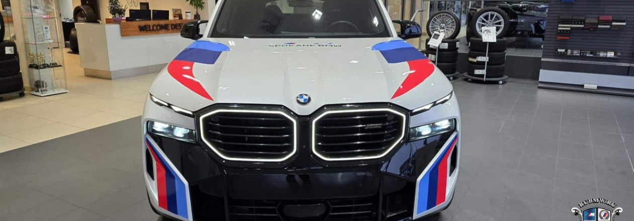 BMW XM в стиле BMW Motorsport