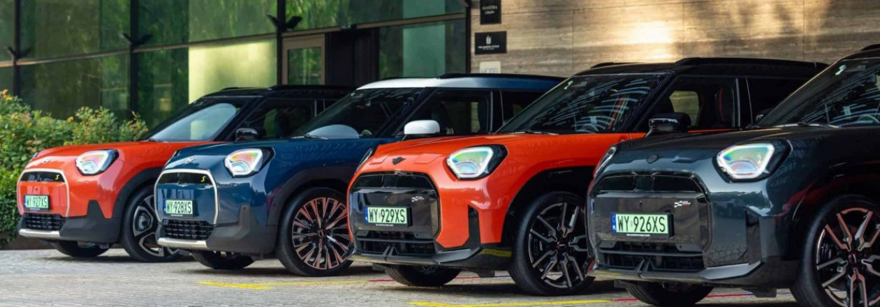 MINI прекращает продажи базовых моделей Cooper E и Aceman E в Австралии