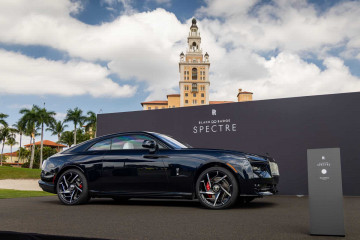 Rolls-Royce Black Badge Spectre дебютировал в США