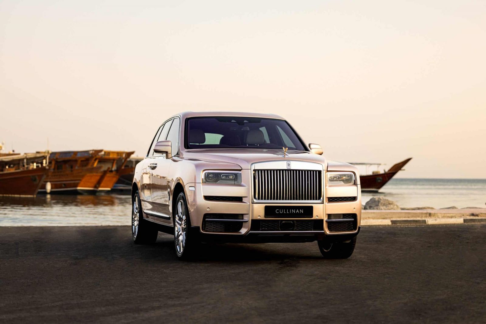 Rolls-Royce The Pearl Cullinan - единственный в своем роде внедорожник с  V12, окрашенный в розовый цвет :: Новости BMW :: RU BMW